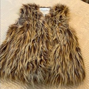 American rag golden furry vest. W’s XL